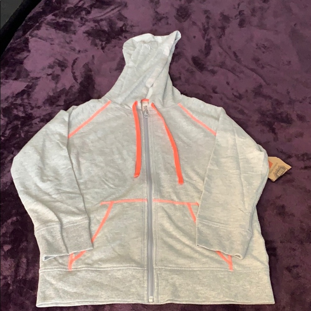 📌SOLD - New gray zip up hoodie